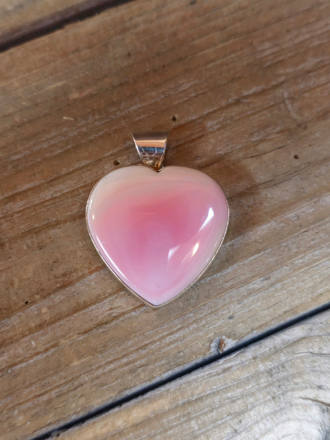 Pink Conch Heart Pendant