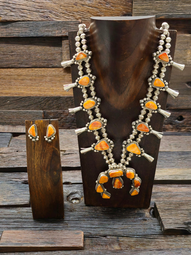 LaRose Ganadenegro Spiny Oyster Squash Blossom High Shine Necklace and Earring set