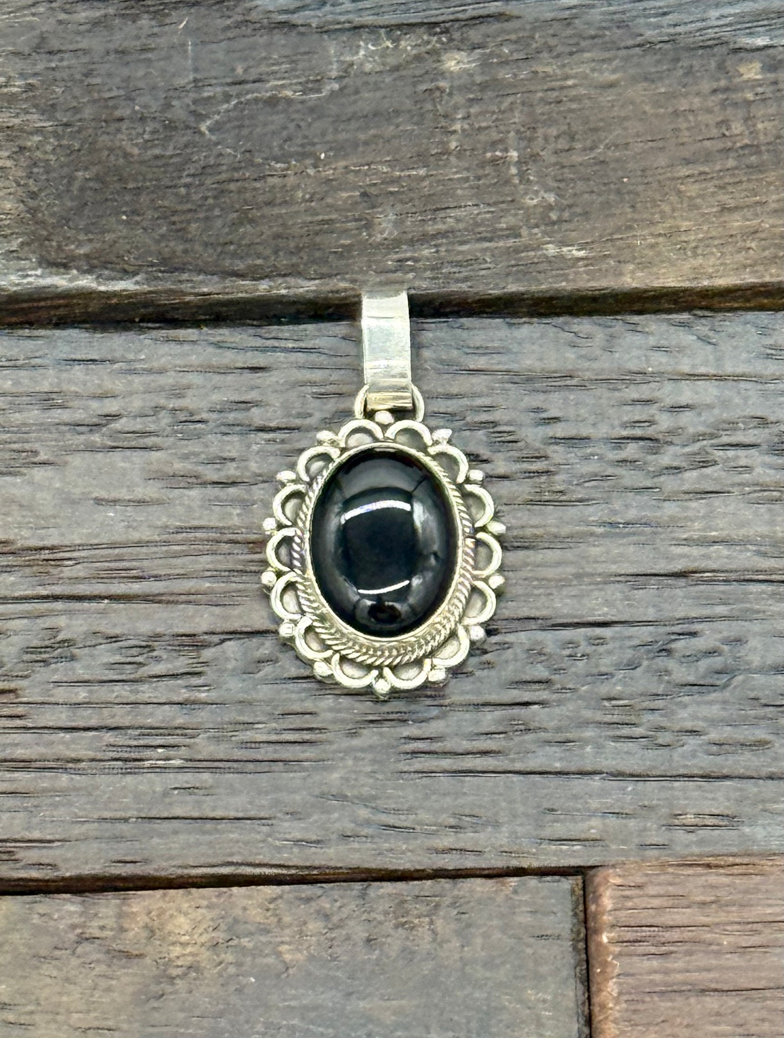 Onyx Oval Pendant