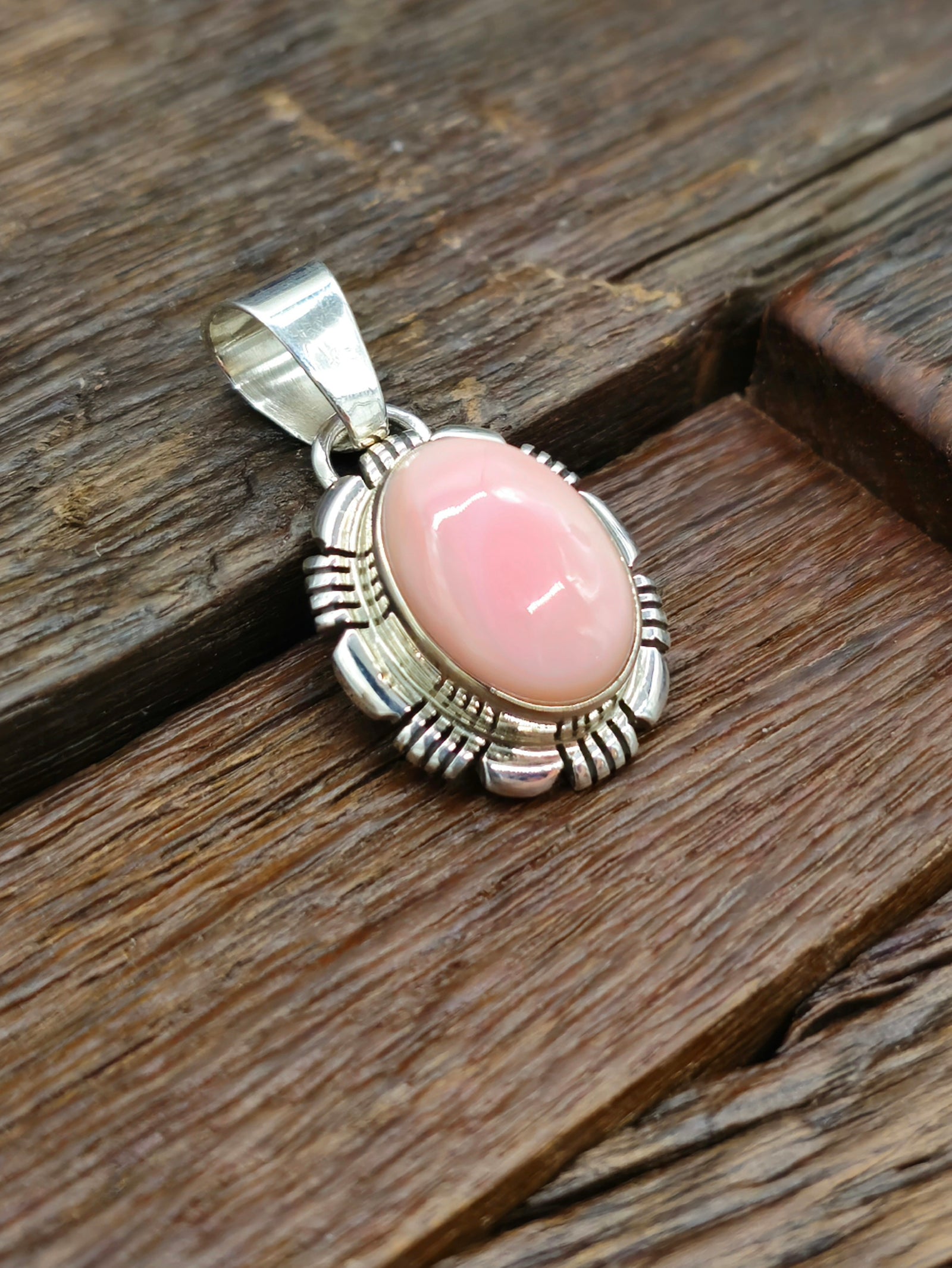 Oval Pink Conch Shell Pendant 1 in.